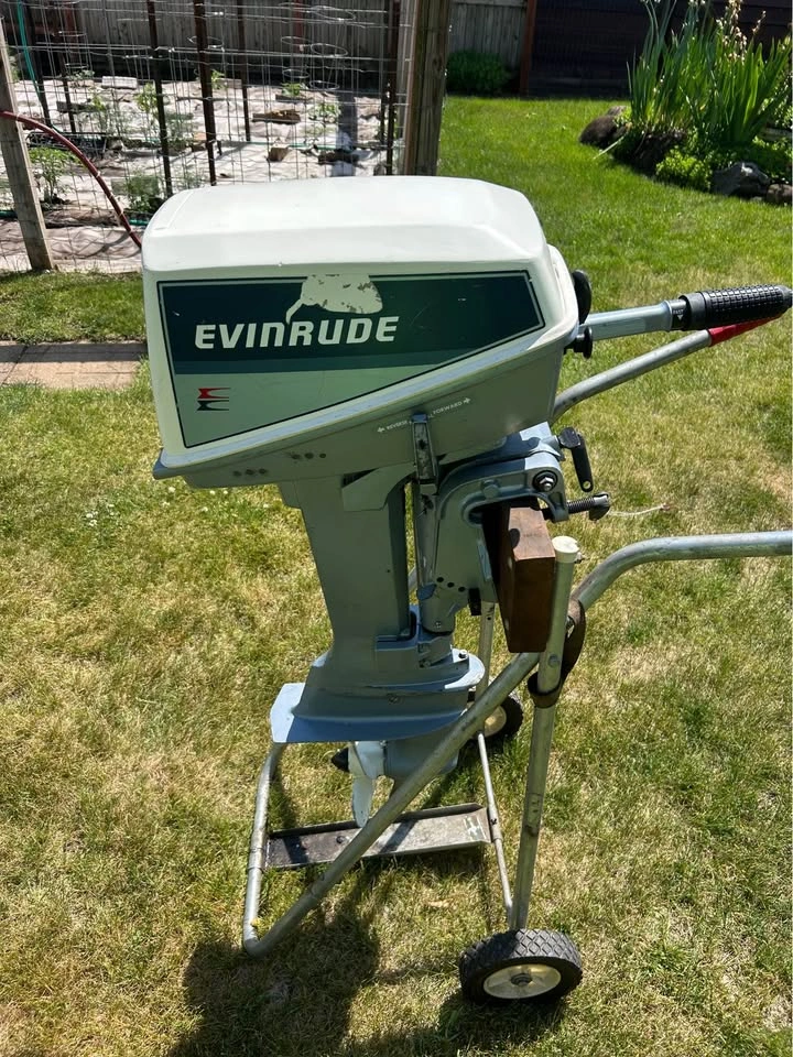 Evinrude 8 hp outboard motor - photo 4