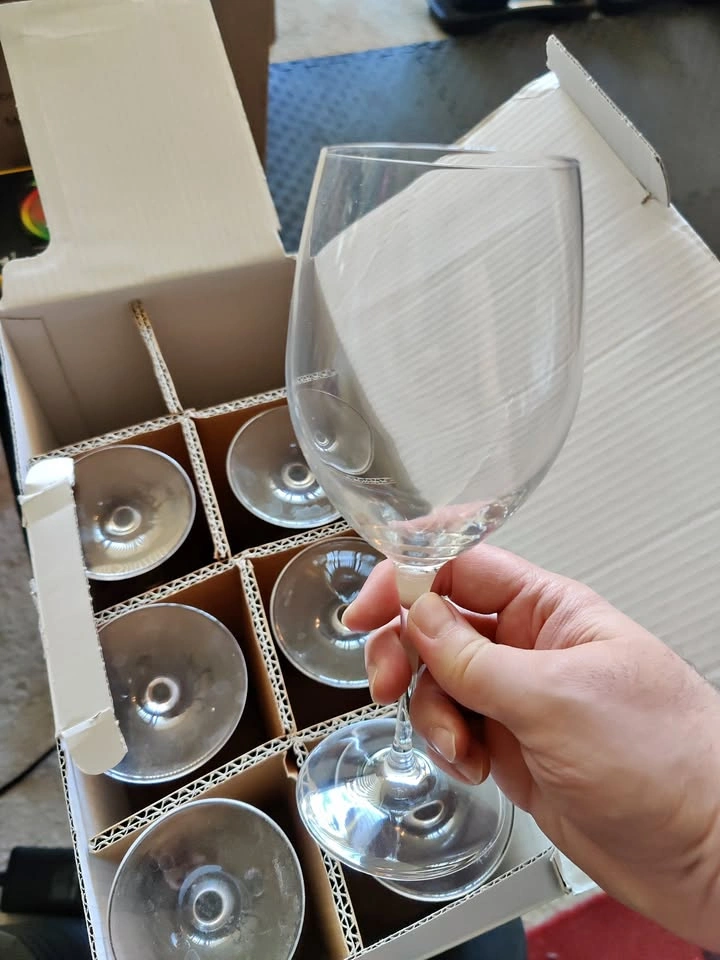 Bormioli Rocco Italian Wine Glasses - Set of 7 (18 oz)