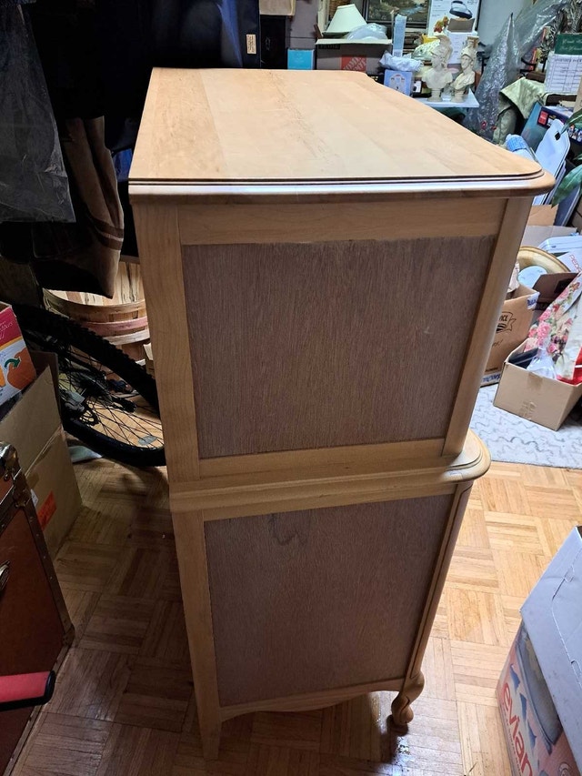 Vintage Baronet Solid Wood Dresser – Canadian Made - photo 4
