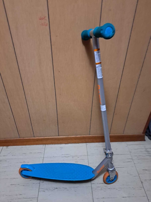 Authentic Razor - Berry Scooter - Teal