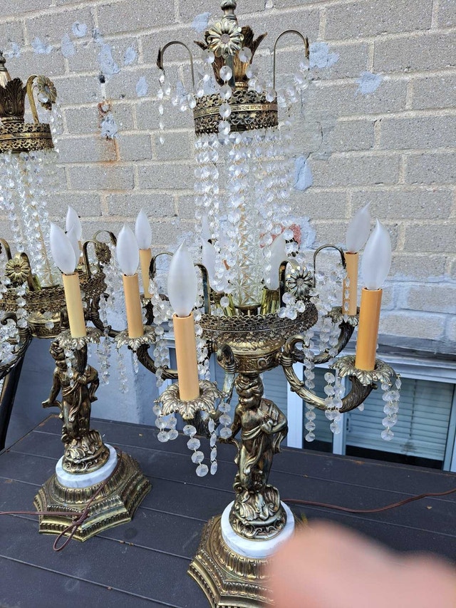2 Elegant 1983 Antique Brass Figural Lamp – Heavy & Ornate