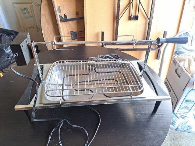 Vintage West Bend Smokeless Electric Indoor Broiler and Rotisser
