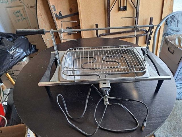 Vintage West Bend Smokeless Electric Indoor Broiler and Rotisser - photo 2
