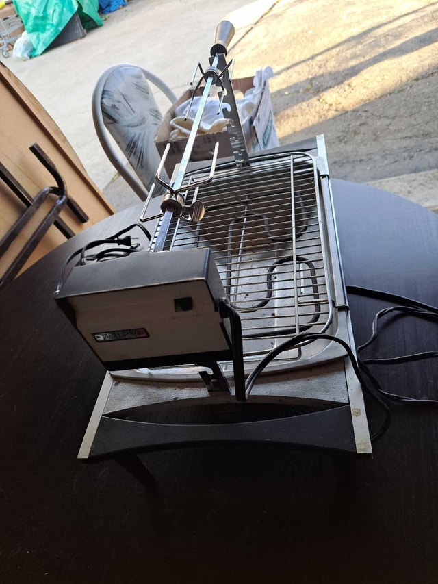 Vintage West Bend Smokeless Electric Indoor Broiler and Rotisser - photo 3