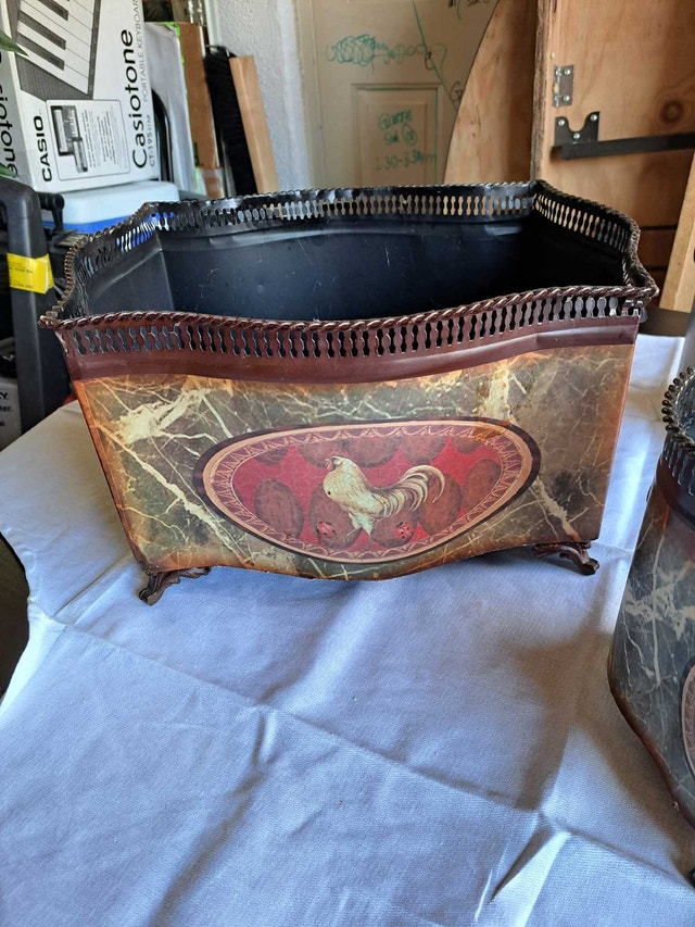 VINTAGE 3 Metal Rooster Planters - photo 3