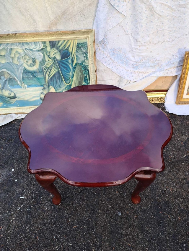 Vintage Mahogany Queen Anne Accent Table – Like New! - photo 2