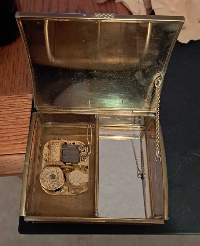Vintage Enesco, Via Vermont, Thomas Cathey, Music Box - photo 2
