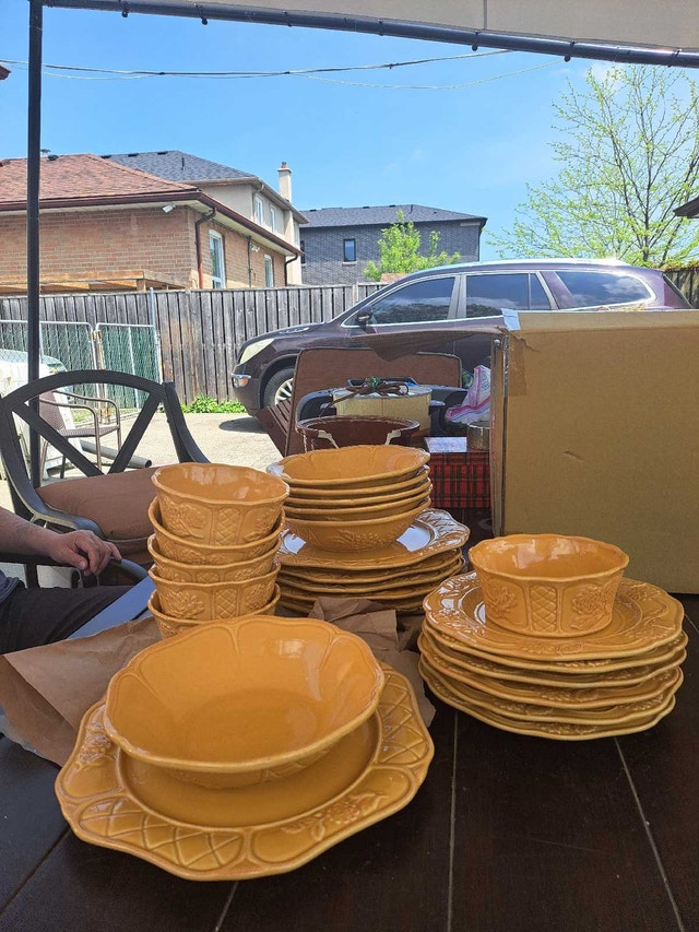Vintage Certified International Cuisineware Gold 24-Piece Set