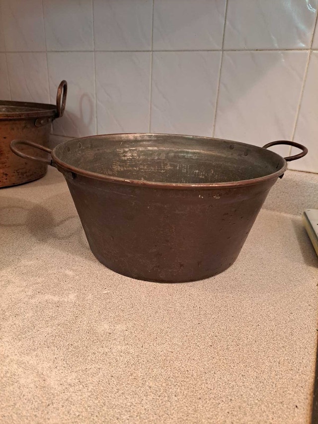 Antique Hand Hammered Copper Kettle Pot Cauldron w/Handles - photo 3