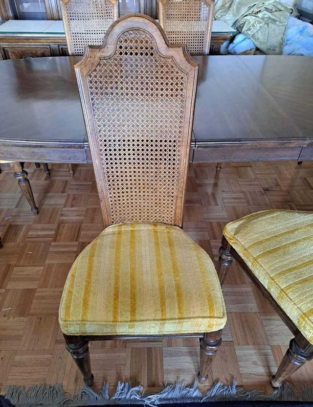 Mid Century Walnut American of Martinsville Dining Set - photo 3