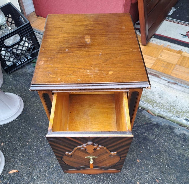 Vintage 1920s-30s Art Deco Cabinet – Solid Wood, Ornate Detail - photo 2