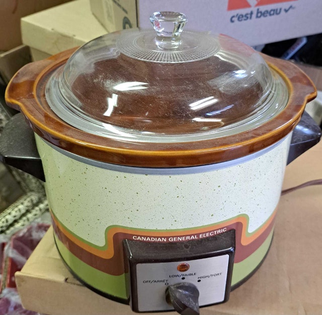 Vintage CGE Slow Cooker – Retro Find