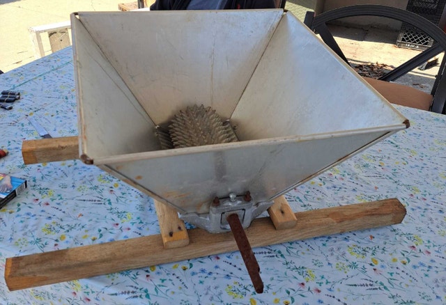 Manual Grape Grinder