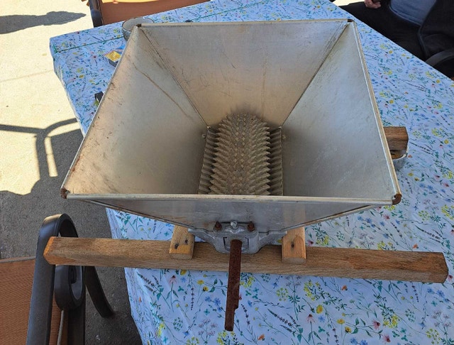 Manual Grape Grinder - photo 2