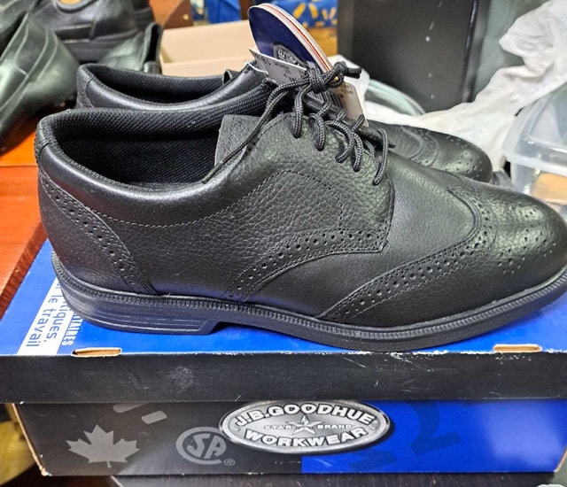 VINTAGE Rockport Men's Waterproof Wingtip Oxford – Leather - photo 2