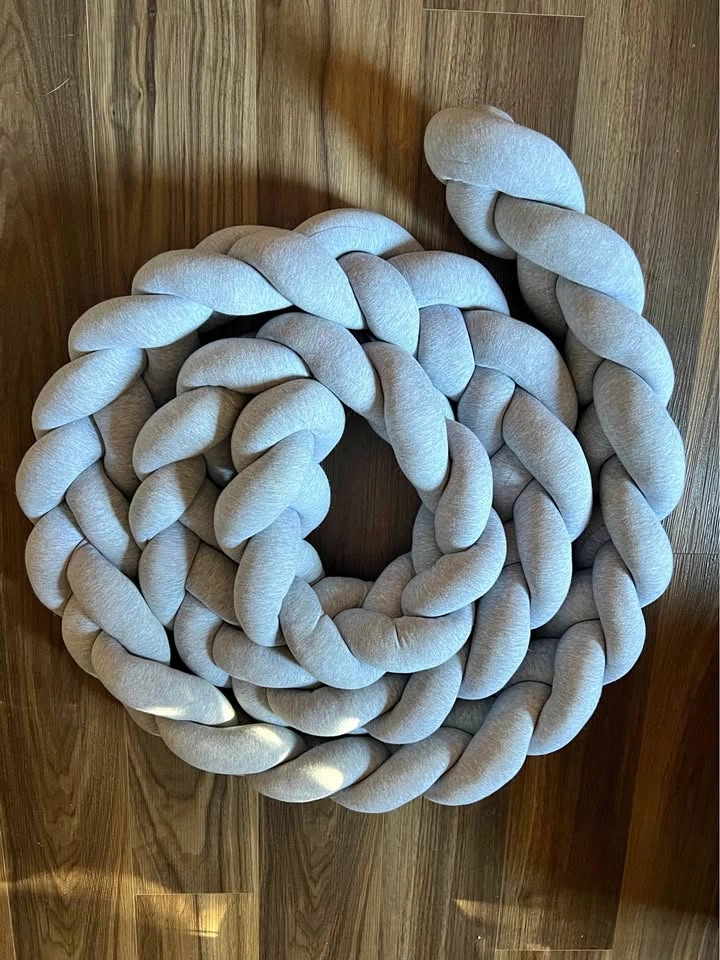 Malia Mu Crib braid