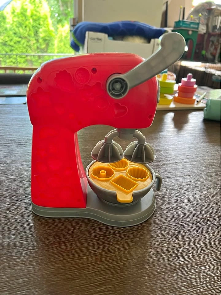 Play-Doh Mixer Toy Baking Playset