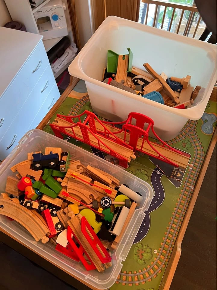 Hape Wooden Train Table with Tracks and Accessories - photo 3