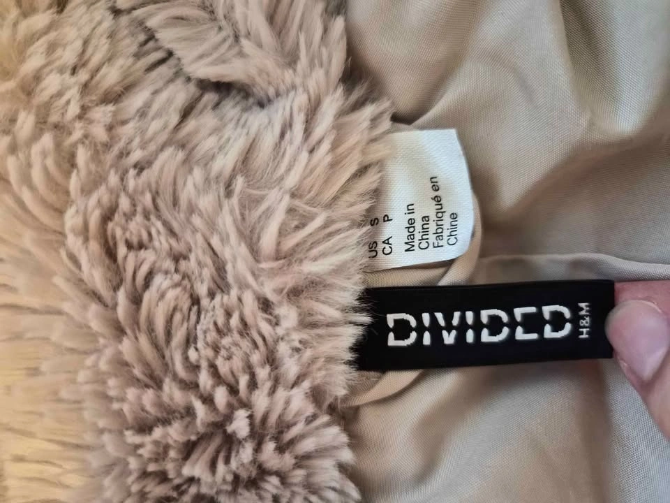 H&M Divided light gray fuzzy hooded jacket Small - photo 2