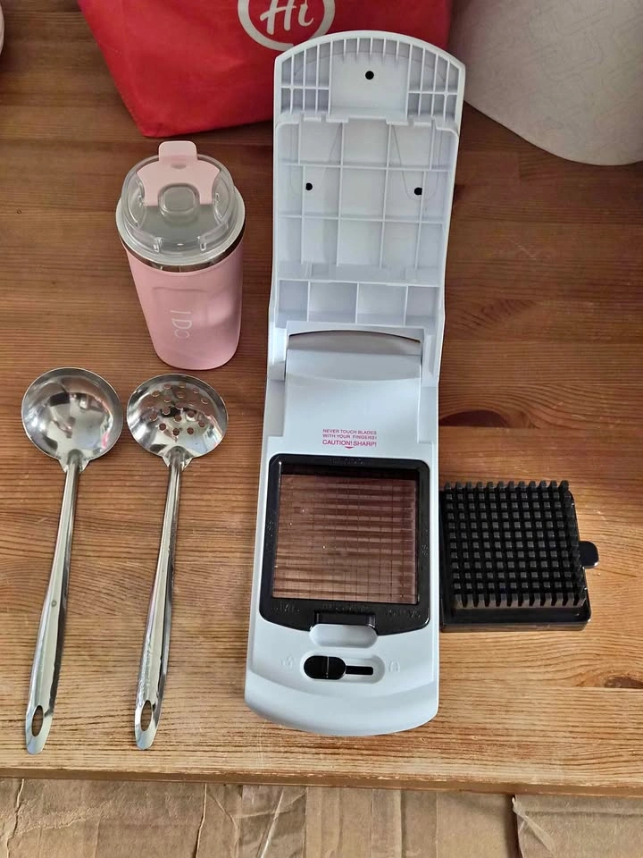 MOVING SALE - Fullstar food chopper, kitchen ladles, water bottl