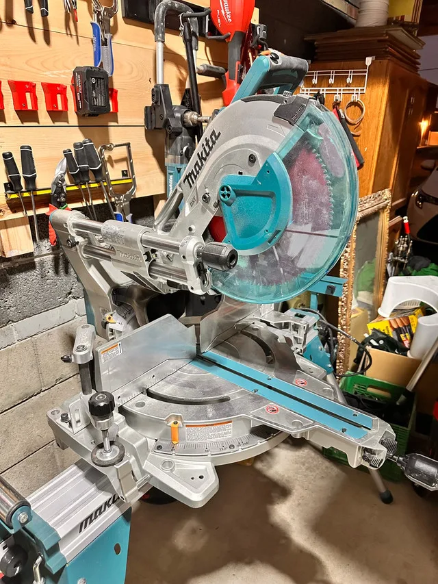 Makita Miter Saw thumbnail