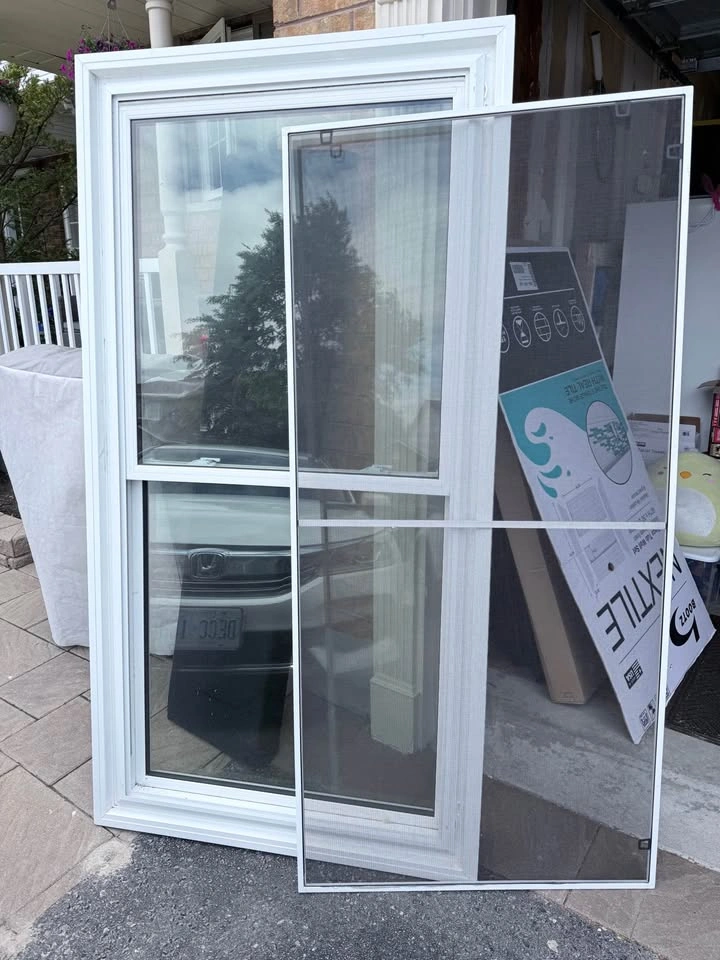 Large White Vinyl Double Pane Window 97cm x 189cm - photo 3