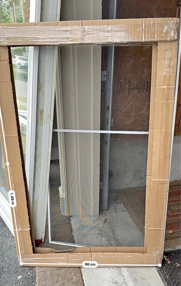 White Aluminum Window/Frame Component