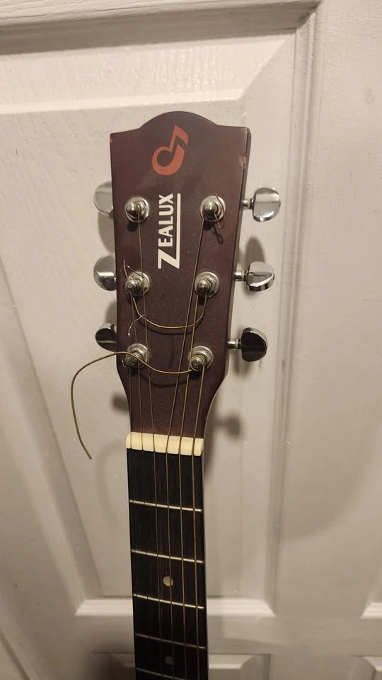 $250 Zealux Left-handed Acoustic Guitar with Cutaway - photo 4