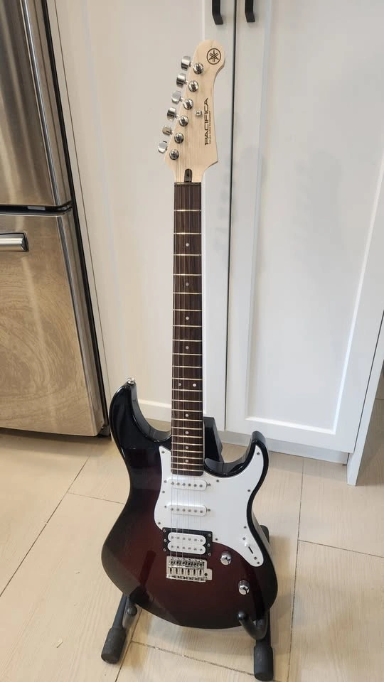 $400 Yamaha Pacifica 112V Electric Guitar - Violin Burst - photo 3