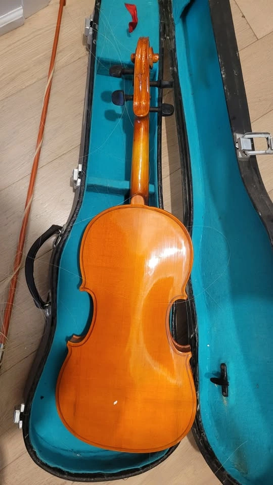 $50 Each Violin with Case - photo 5