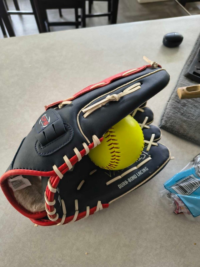 14" Franklin softball glove