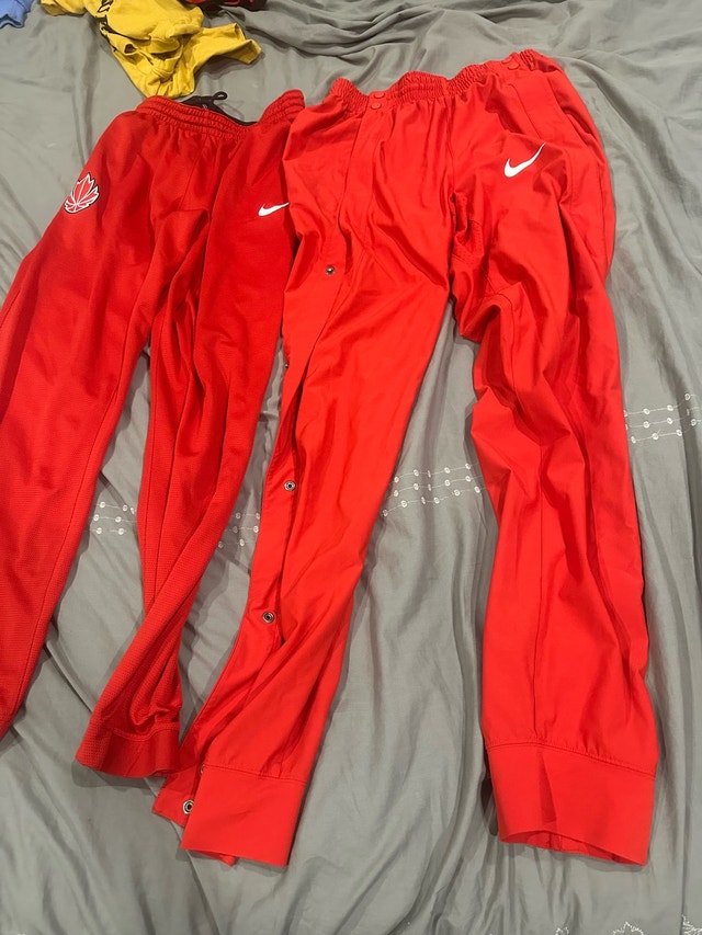 Team Canada sweats and pull-off pants