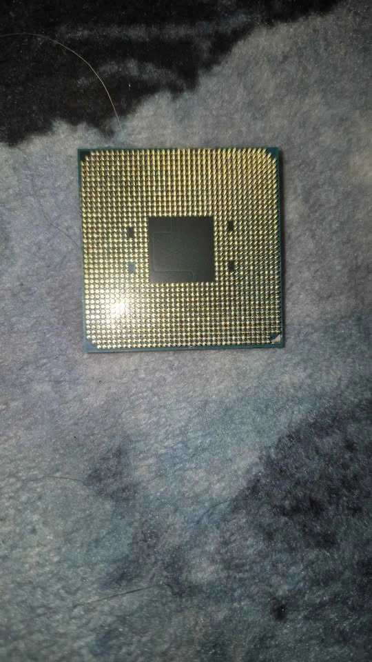 AMD Ryzen 3 Pro 2200G - photo 2