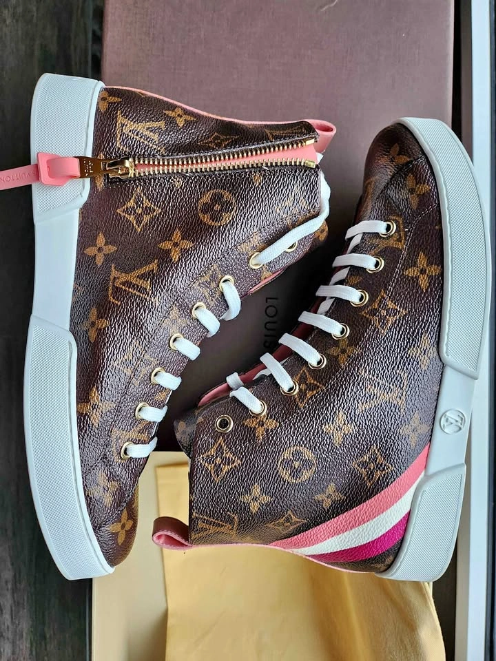 BRAND NEW - Authentic LOUIS VUITTON High-Top Sneakers