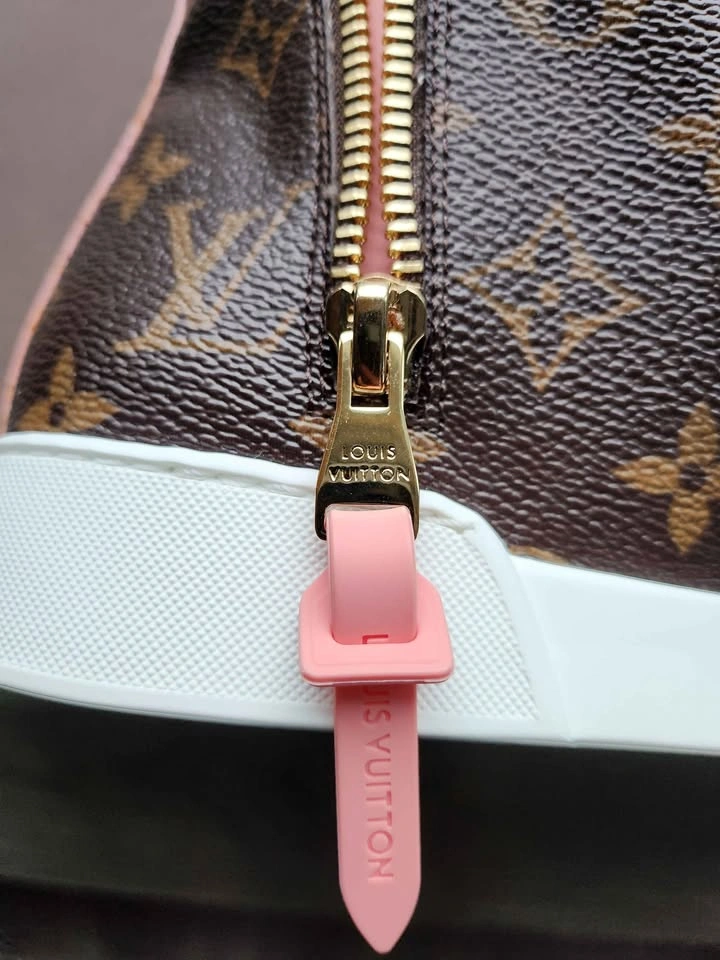 BRAND NEW - Authentic LOUIS VUITTON High-Top Sneakers - photo 2