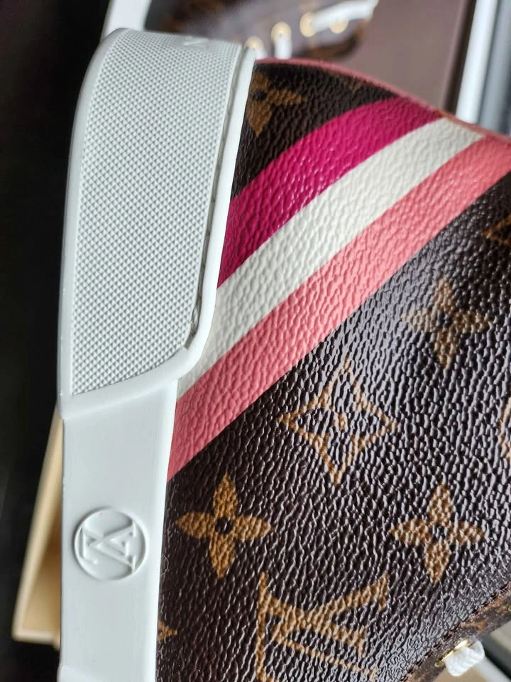 BRAND NEW - Authentic LOUIS VUITTON High-Top Sneakers - photo 4