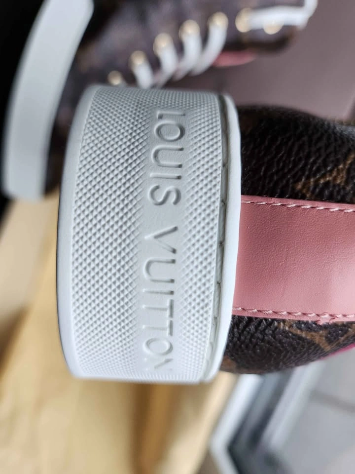 BRAND NEW - Authentic LOUIS VUITTON High-Top Sneakers - photo 5