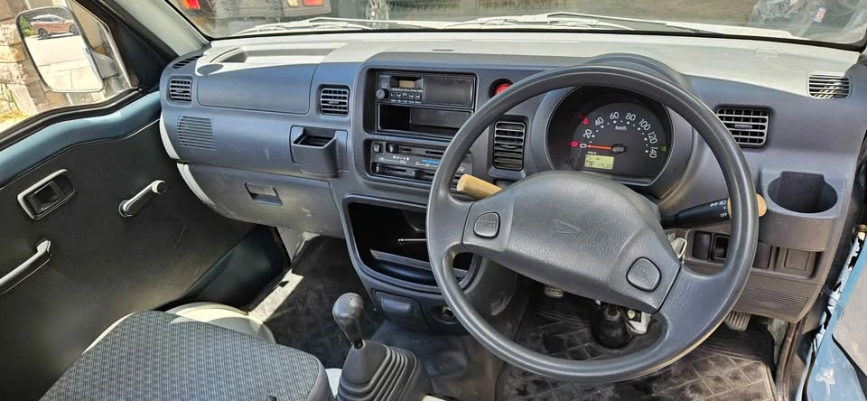 2005 Daihatsu Hijet S200P kei truck - photo 2