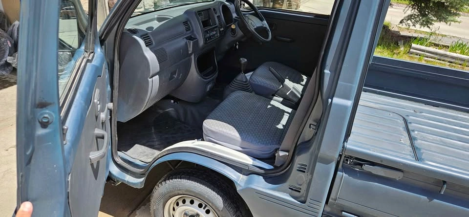 2005 Daihatsu Hijet S200P kei truck - photo 3