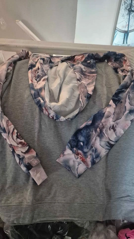 Grey Floral Raglan Hoodie (Medium/Large) - photo 2