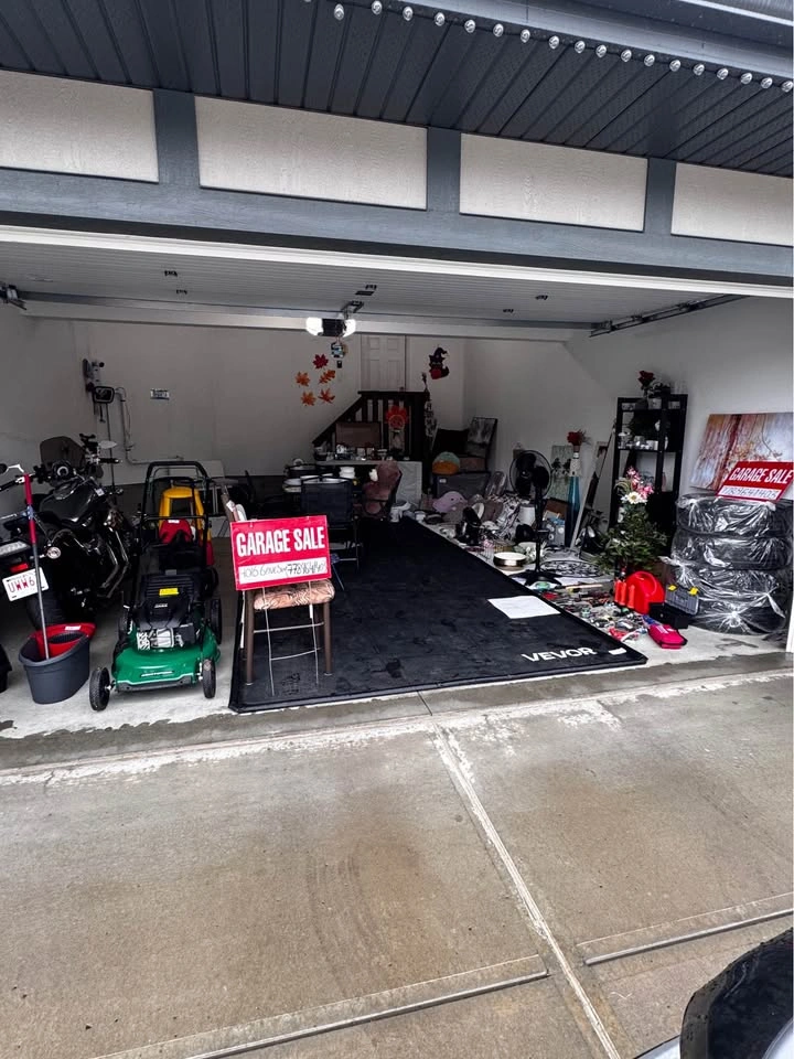 ✨GARAGE SALE✨ - photo 2
