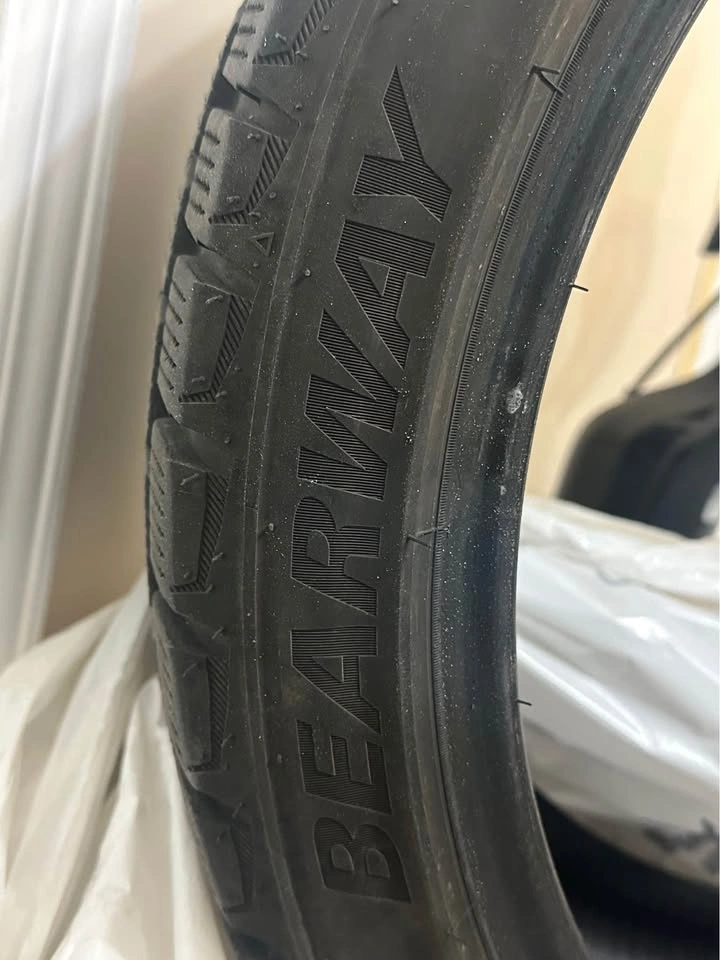 BEARWAY 235/40R19 92S Winter Tire - photo 3