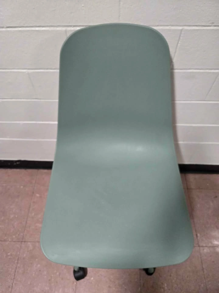 Article Svelti Office Desk Chair – Modern Aloe Green Swivel Chai - photo 3