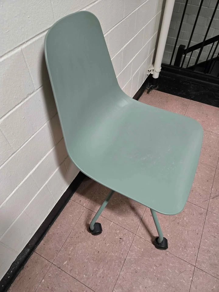 Article Svelti Office Desk Chair – Modern Aloe Green Swivel Chai - photo 4
