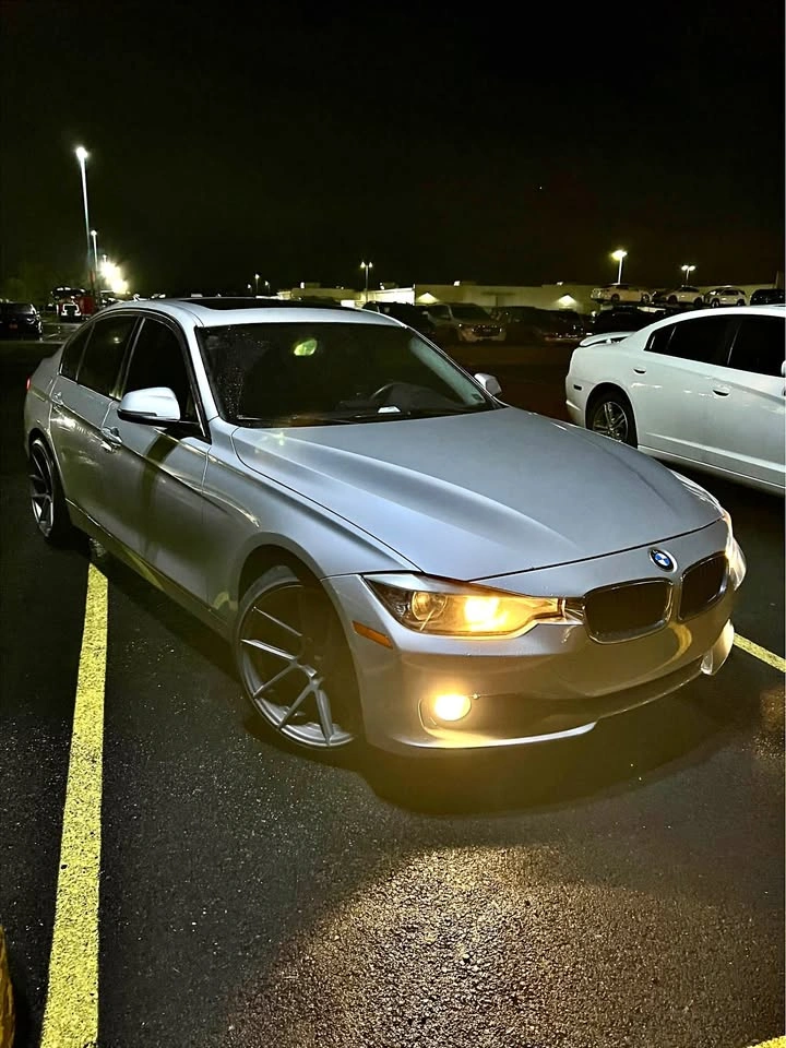 2013 BMW 3 Series 320i xDrive Sedan 4D