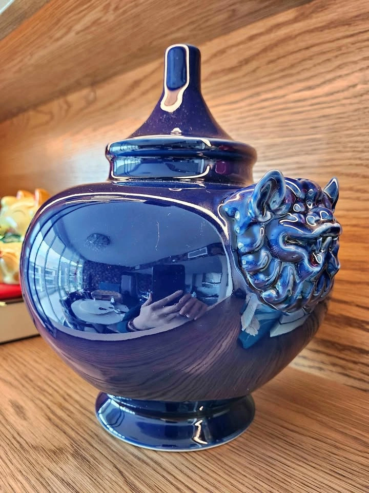 Vintage Cobalt Blue Ginger Jar with Foo Lions