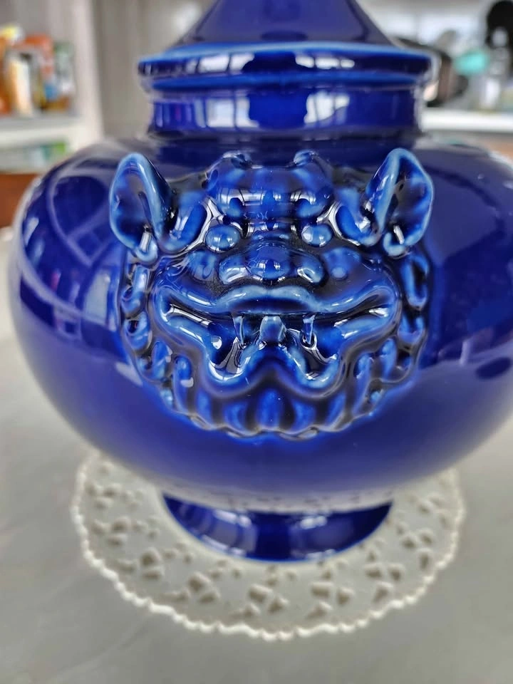 Vintage Cobalt Blue Ginger Jar with Foo Lions - photo 3