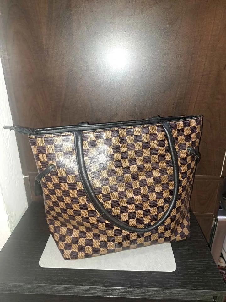 Tote Bag with Brown Check Pattern - photo 2