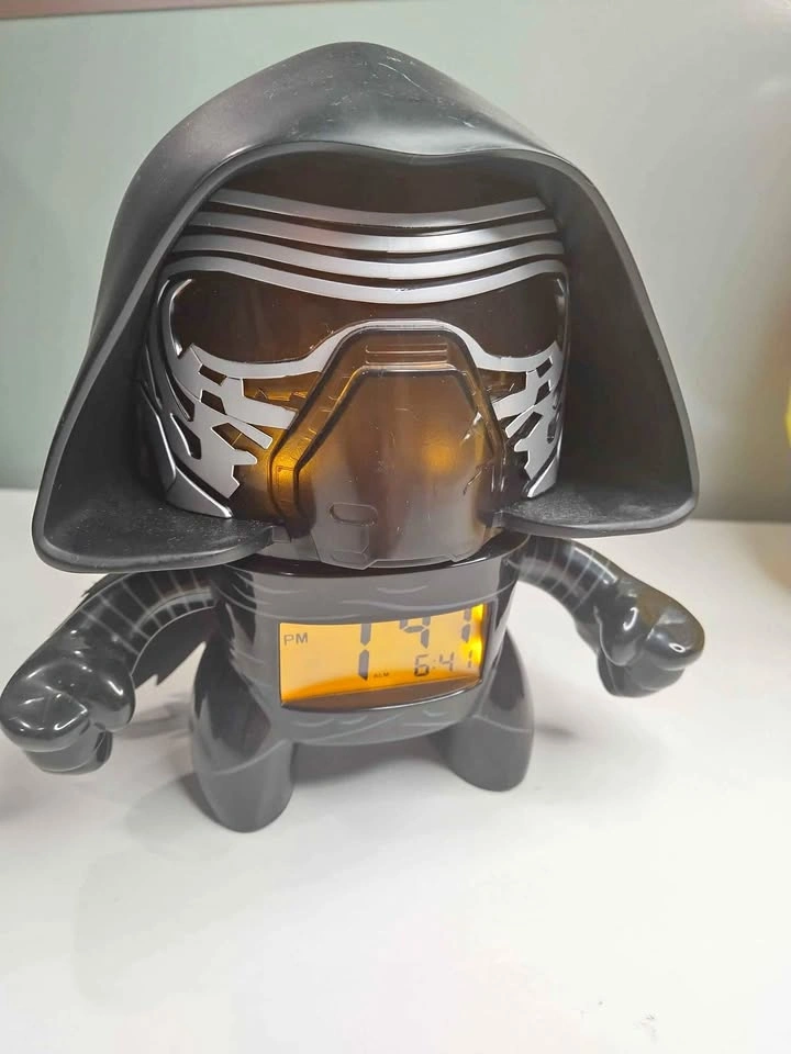 Kylo Ren clock