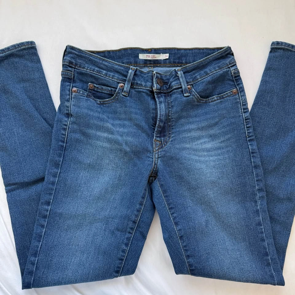 Levi’s 711 Skinny Jeans W26 L30 - photo 2